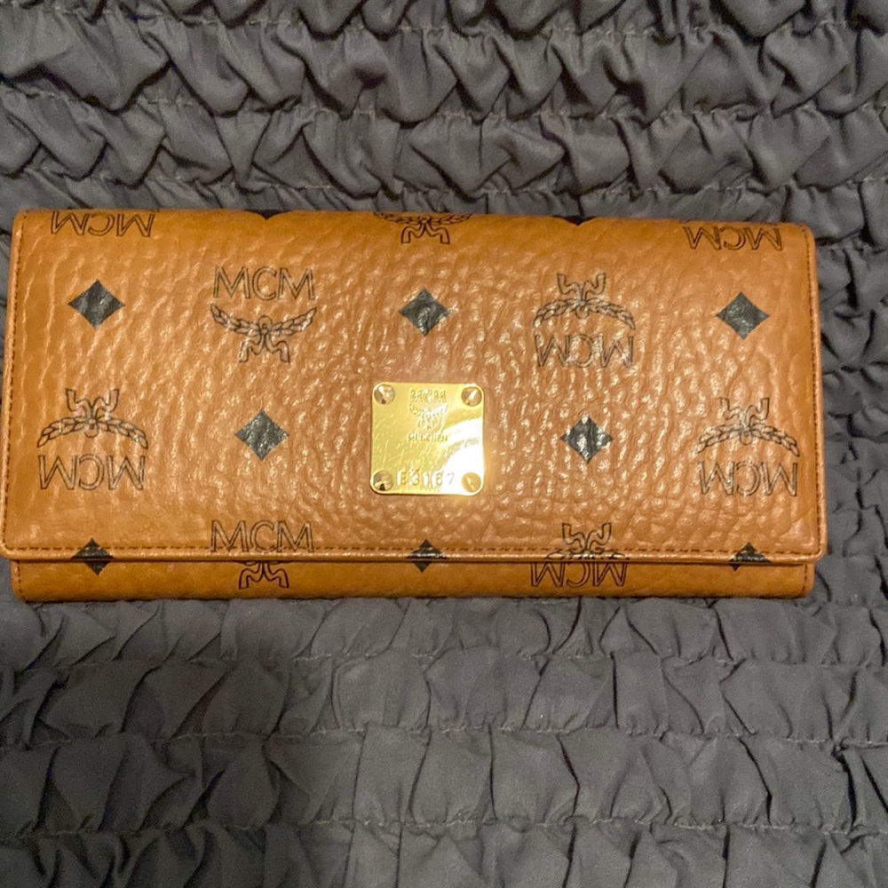 MCM LEATHER WALLET